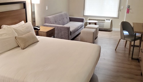 Deluxe Room, 1 King Bed with Sofa bed, Non Smoking