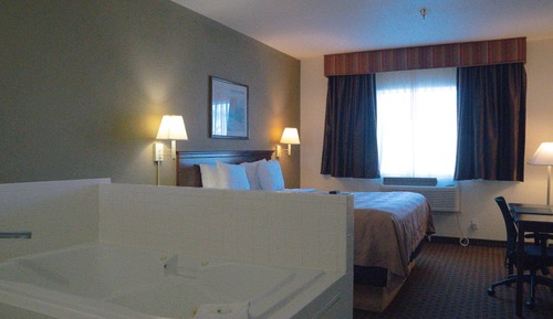 Suite, 1 King Bed, Non Smoking