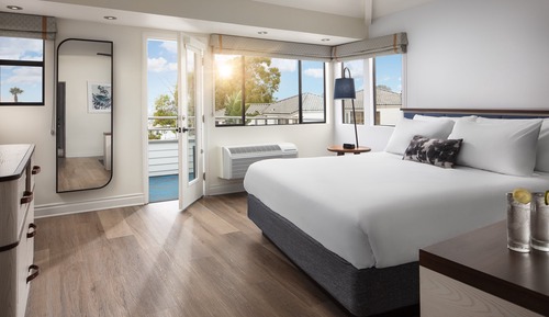 Standard Room, 1 King Bed, Ocean View