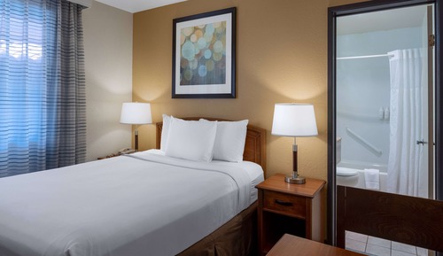 Standard Room, 1 Queen Bed, Non Smoking