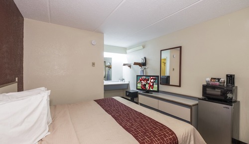 Deluxe Room, 1 King Bed, Smoking