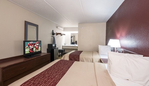 Deluxe Room, 2 Queen Beds, Smoking