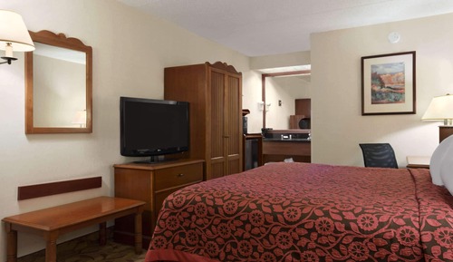 1 KING BED – NON-SMOKING