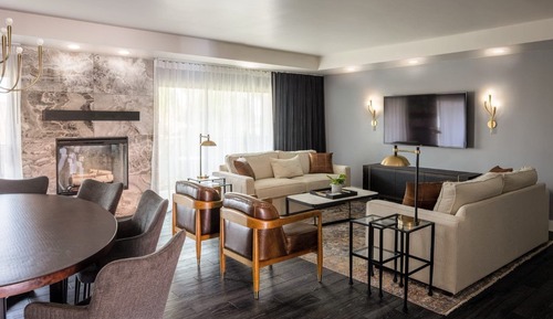 Suite, 1 Bedroom, Balcony, Courtyard View (Dining)