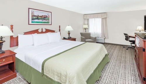 Standard Room, 1 King Bed, Accessible