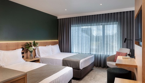 Deluxe Room, Multiple Beds, Pool View