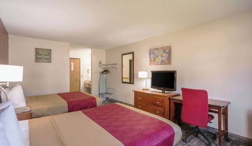 Standard Room, 2 Queen Beds, Non Smoking