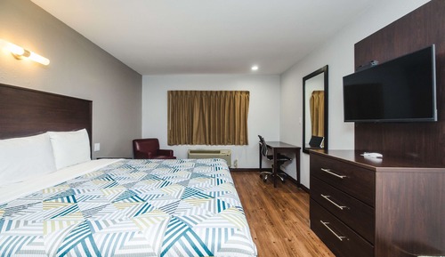 Standard Room, 1 King Bed, Non Smoking