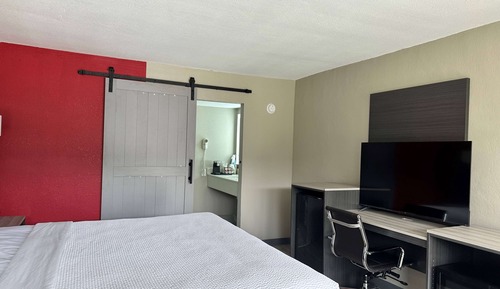 Room, 1 King Bed, Non Smoking (Uppler Floor)