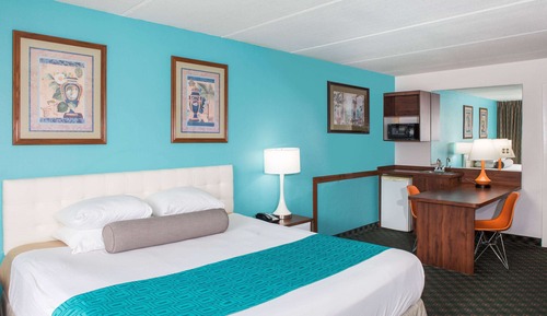 Room, 1 Queen Bed, Accessible, Non Smoking (Mobility/Hearing Impaired)