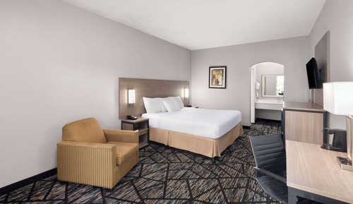 Standard Room, 1 King Bed