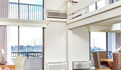 Suite, 1 King Bed, Non Smoking, Balcony