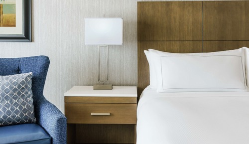 Room, 1 King Bed, Refrigerator