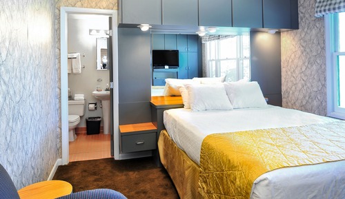 Standard Studio Suite, 1 Queen Bed, Non Smoking, Kitchenette