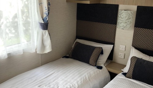 Mobile Home, Private Bathroom