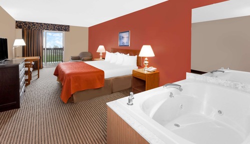 Studio Suite, 1 King Bed, Non Smoking, Lake View (Hot Tub)