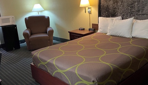 Standard Room, 1 Queen Bed