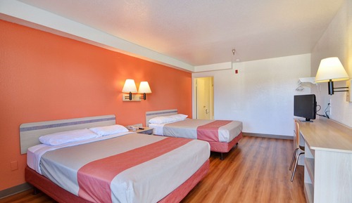 Deluxe Room, 2 Queen Beds, Non Smoking, Refrigerator
