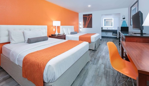 Room, 2 Queen Beds, Smoking