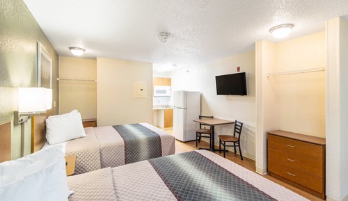 Standard Studio, 2 Queen Beds, Non Smoking