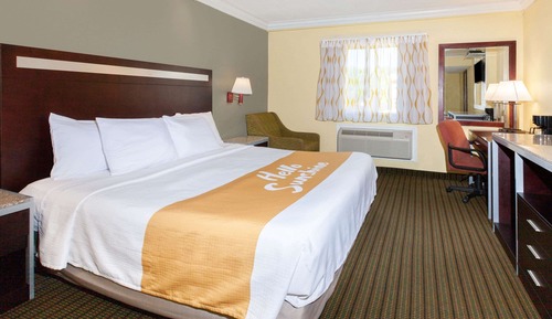 Standard Room, 1 King Bed