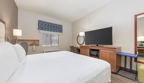 One Queen Bed, Non-Smoking