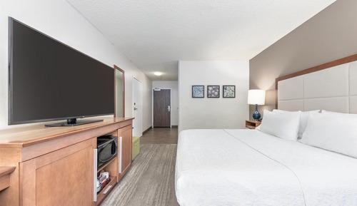 One King Bed, Non-Smoking, Accessible