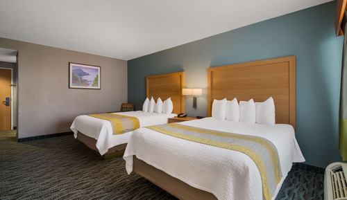 Suite, 2 Queen Beds, Non Smoking, Microwave (Third bed is a Sofabed)