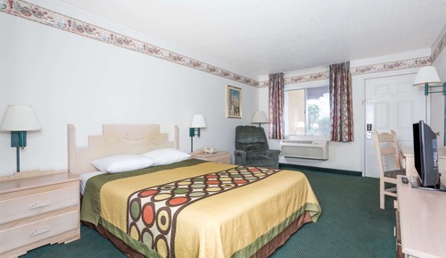 Standard Room, 1 Queen Bed