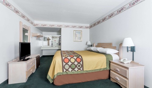 Standard Room, 1 King Bed