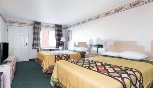 Double Room, 2 Double Beds