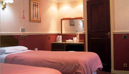 Classic Twin Room (1 Adult)