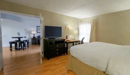 Suite, 1 King Bed, Kitchenette