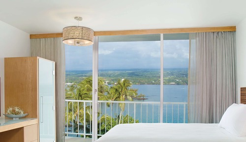 Room, 1 Queen Bed, Lanai, Oceanfront (Mobility & Hearing, Bathtub)