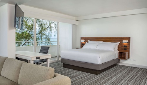 Junior Suite, 1 King Bed, Non Smoking, Oceanfront
