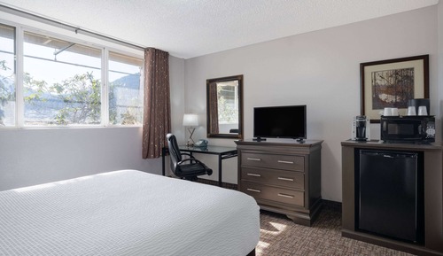 Room, 1 Queen Bed, Non Smoking (Lower Flow)