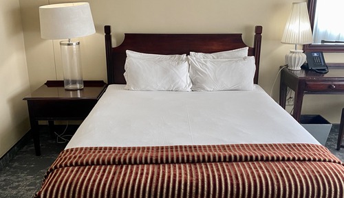 Deluxe Room, 1 Queen Bed, Non Smoking, Harbor View