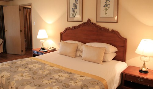 Luxury Suite, 1 King Bed, Ocean View (King Bed)
