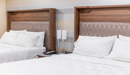 Standard Room, 2 Double Beds, Mobility Accessible (Access Tub)
