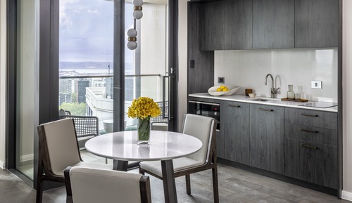Club Executive Suite - Pinnacle Tower