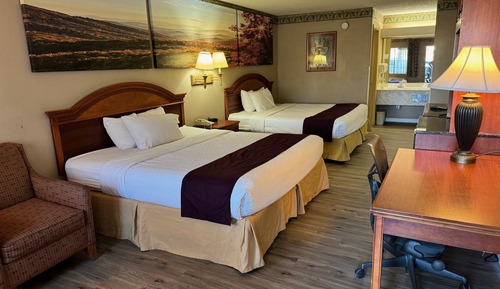 Room, Multiple Beds, Non Smoking (2 King beds)