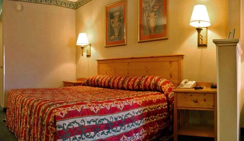 Standard Room, 1 King Bed, Smoking