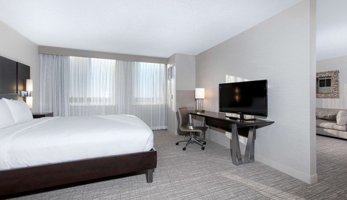 Suite, 1 King Bed, Non Smoking