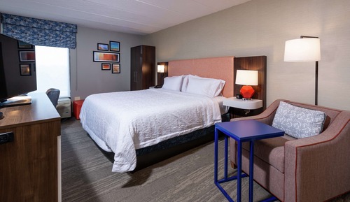 Room, 1 Queen Bed, Accessible, Bathtub