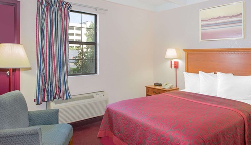 Room, 1 Double Bed, Accessible, Non Smoking (Mobility, Tub w/Grab Bars)