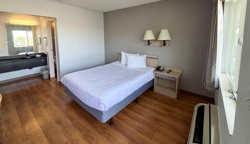 Standard Room, 1 Queen Bed, Non Smoking