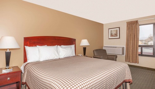 Standard Room, 1 King Bed