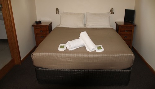 Family room with 1 Queen Bed and 1 Single Bed and 1 Bunk
