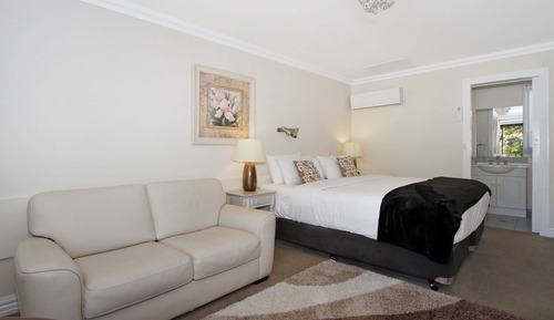 Queen Room with Breakfast
