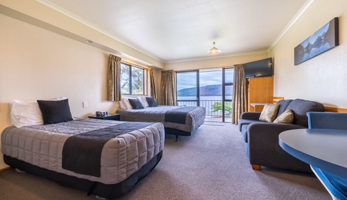 Standard Studio, Non Smoking, Kitchen (Lakefacing King Studio)